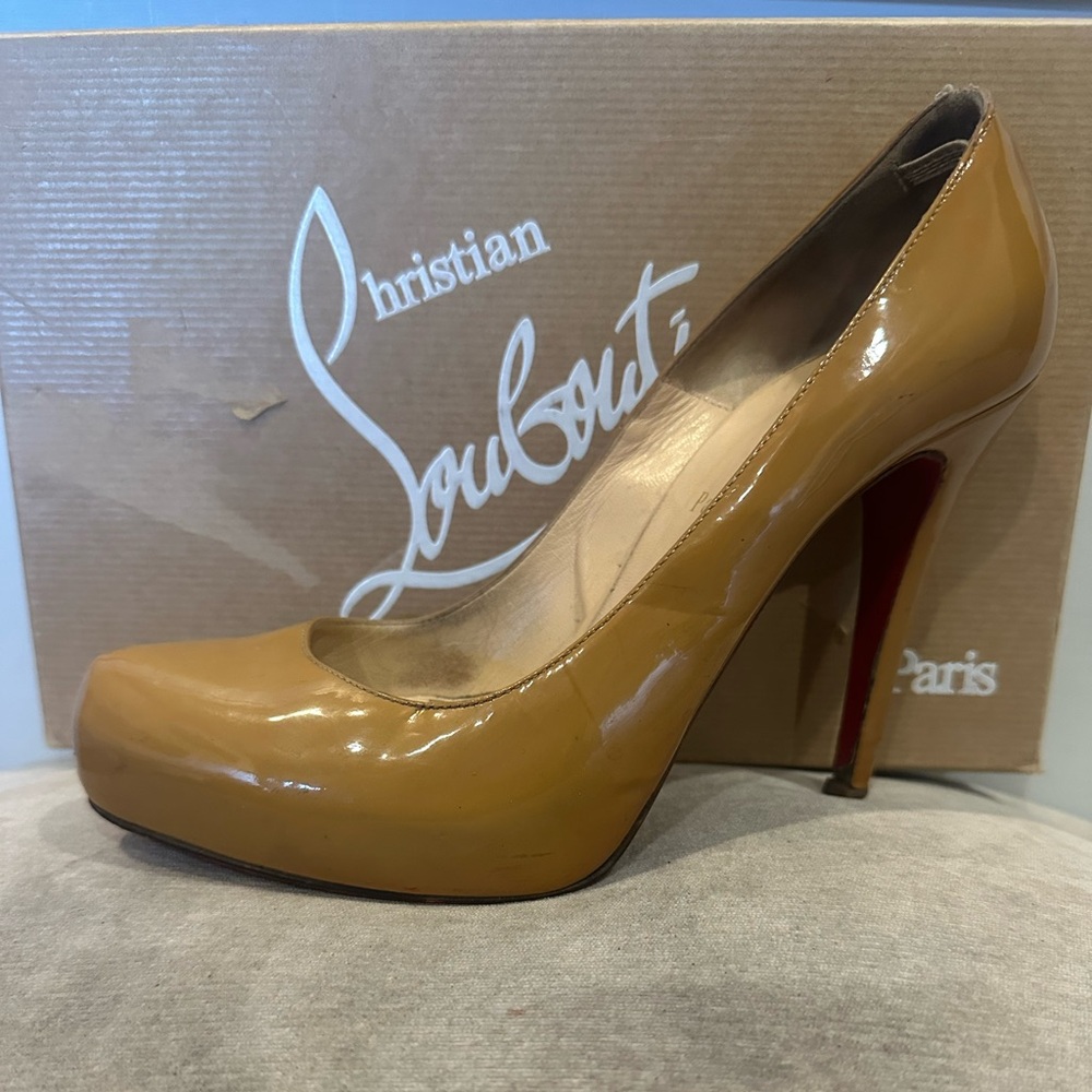 Christian Louboutin Tan Pumps